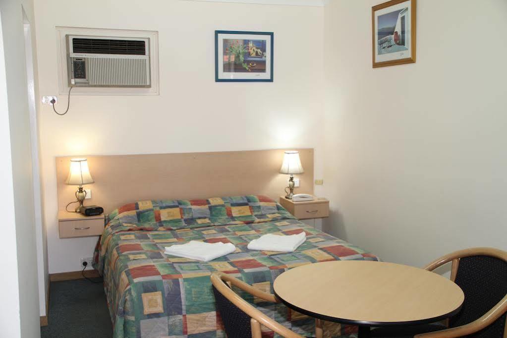 Border Motel Гондиуинди Екстериор снимка